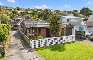 221A Main Road, Tawa