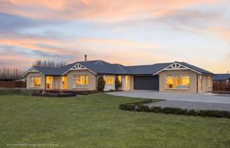 34 Copper Beech Road, Woodend