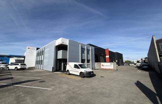 Mount office and warehouse with 13 parks