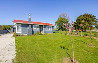 10 Jones Street, Porangahau
