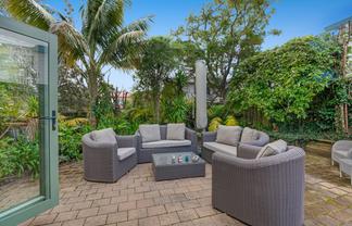 100 Caribbean Drive, Unsworth Heights