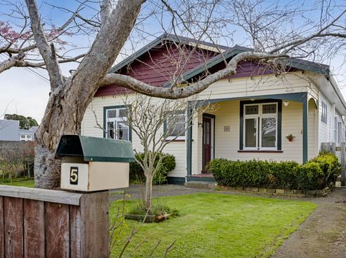 5 Disraeli Street, Hawera