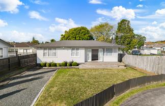 4 Lyndon Place, Manurewa