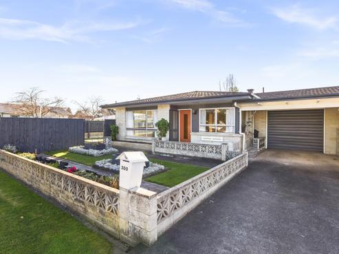 300 Willowpark Road North, Hastings