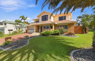 6 San Ambrosio Rise, Henderson