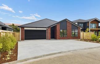 56 Rongoa Maori Way, Pukekohe