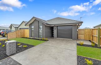 15 Oakmill Drive, Casebrook