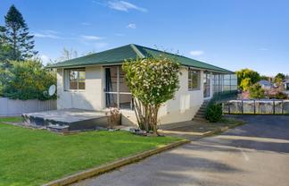 84 Grants Road, Marchwiel