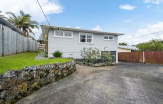 1/23 Levesque Street, Birkdale