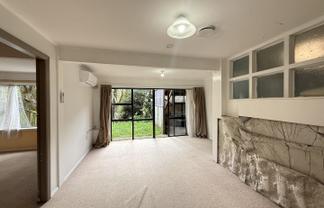 2/11a Hillary Street, Tawa