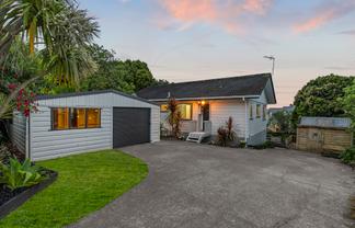 20A Royal View Road, Te Atatu South