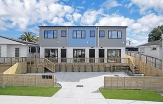 23,25,27 Robert Allan Way, Pakuranga Heights