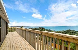 254 Whangaparoa Road, Red Beach