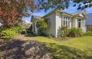 124 Edward Avenue, Edgeware