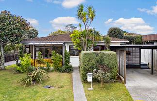 1/6 Pokapu Street, Titirangi