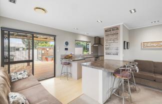 395 Welcome Bay Road, Welcome Bay