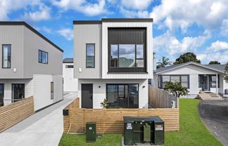 2/14 Montmere Avenue, Te Atatu Peninsula