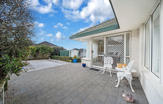 17 Menen Place, The Gardens