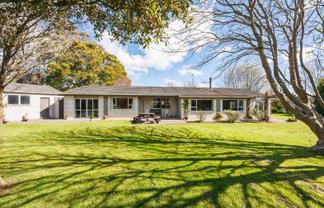 879 Reid Line East, Bunnythorpe