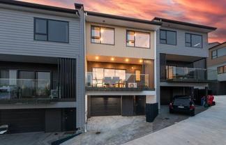 2B Kororo Street, Northcote