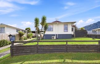 8B Spinel Place, Pukehangi