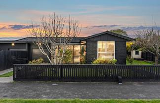 2/11 Blairdon Place, Bishopdale