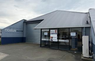 Showroom/Warehouse 