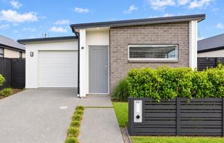 34 Trewern Avenue, Chartwell