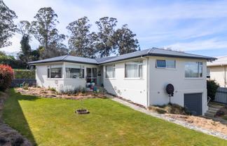 14 Oxford Street, Holmes Hill