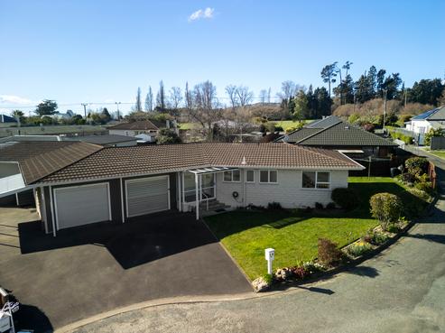 1/4 Alyson Place, Stoke