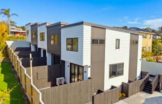 3/137 Moore Street, Hillcrest