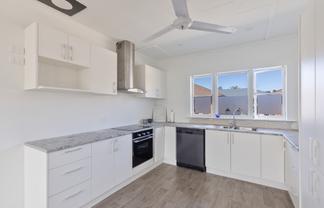 256 Breezes Road, Wainoni