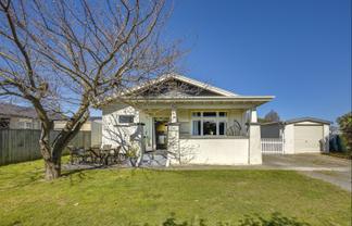 33 Bowling Road, Greenmeadows