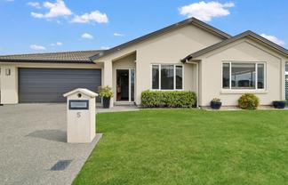 5 Pania Place, Poraiti