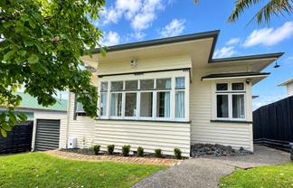 40 Huntingtree Avenue, Sandringham