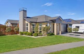 12 Hamlett Drive, Woodend