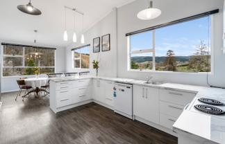 4 Hill Street, Lawrence