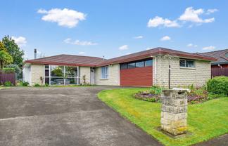 104 John F Kennedy Drive, Milson