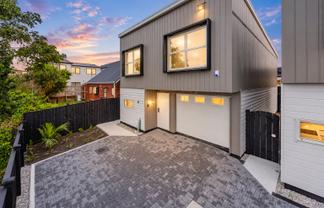 233 Great South Road, Manurewa
