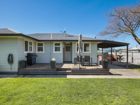 14 Gill Crescent, Redwoodtown