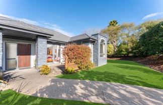 15 Solan Drive, Waimauku