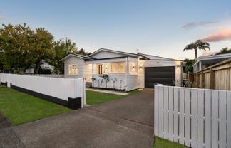 7 Huntingtree Avenue, Sandringham