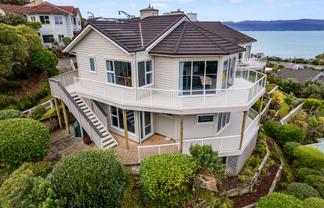 13 Curnow Way, Kaiwharawhara