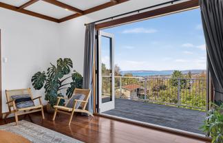 8 Harvey Road, Bluff Hill
