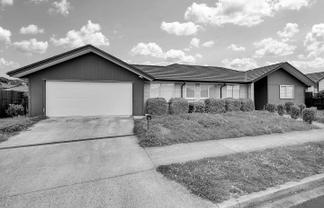 14 Drower Glen, Flagstaff