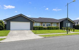 14 Drower Glen, Flagstaff