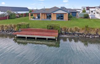 8 Penbury Close, Huntingdon/Lake Hood