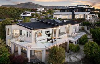 32 Highview Drive, Wakatu