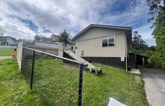 18 Kemp Road, Massey