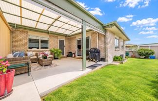16/8 Village Place, Tuakau
